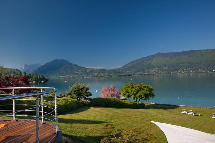 Location de vacances pour 10 personnes, avec balcon ainsi que vue sur le lac et jardin à Veyrier-du-Lac - 3