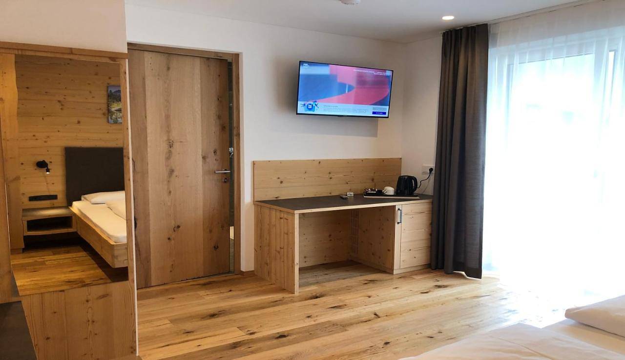 Superior Triple Room in Reischach Südtirol, Bruneck