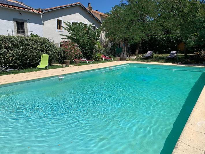 Location de vacances pour 4 personnes, avec jacuzzi ainsi que piscine et jardin à Servian - 4