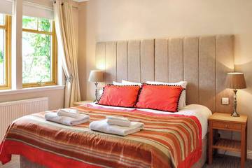 Log Cabin for 6 People in Pitlochry, Cairngorms National Park, Photo 2