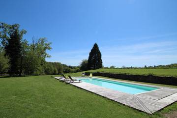 Gîte for 12 Guests in Coussac-Bonneval, Haute-Vienne, Picture 1