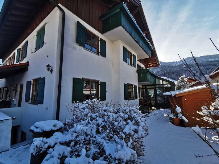 Ferienwohnung für 5 Personen, mit Garten und Ausblick sowie Balkon, kinderfreundlich in Hündle-Thalkirchdorf - 2