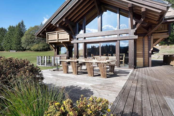 Gîte pour 8 personnes, avec Balcon et Jacuzzi ainsi que Jardin et Sauna à Liézey