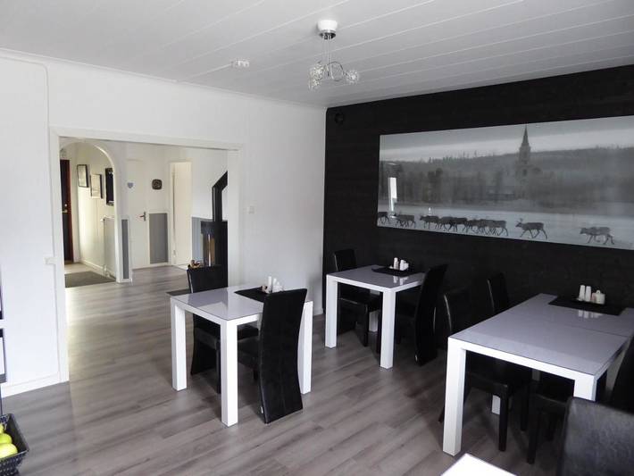 Cottage pour 2 personnes, avec vue sur le lac ainsi que terrasse et vue à Sorsele