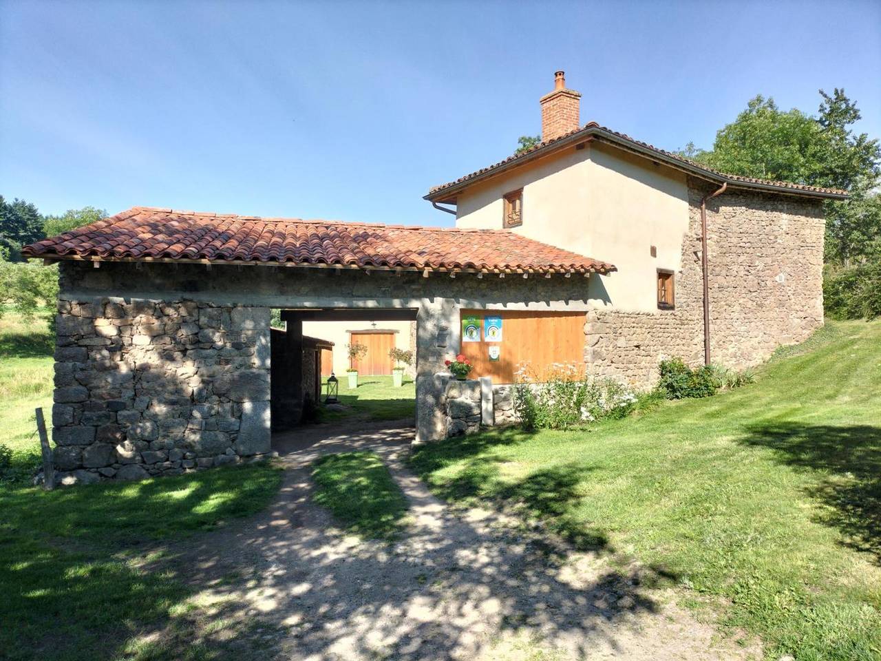 Gîte de charme rénové 3 épis, 2 chambres en pleine nature in Palogneux, Montbrison