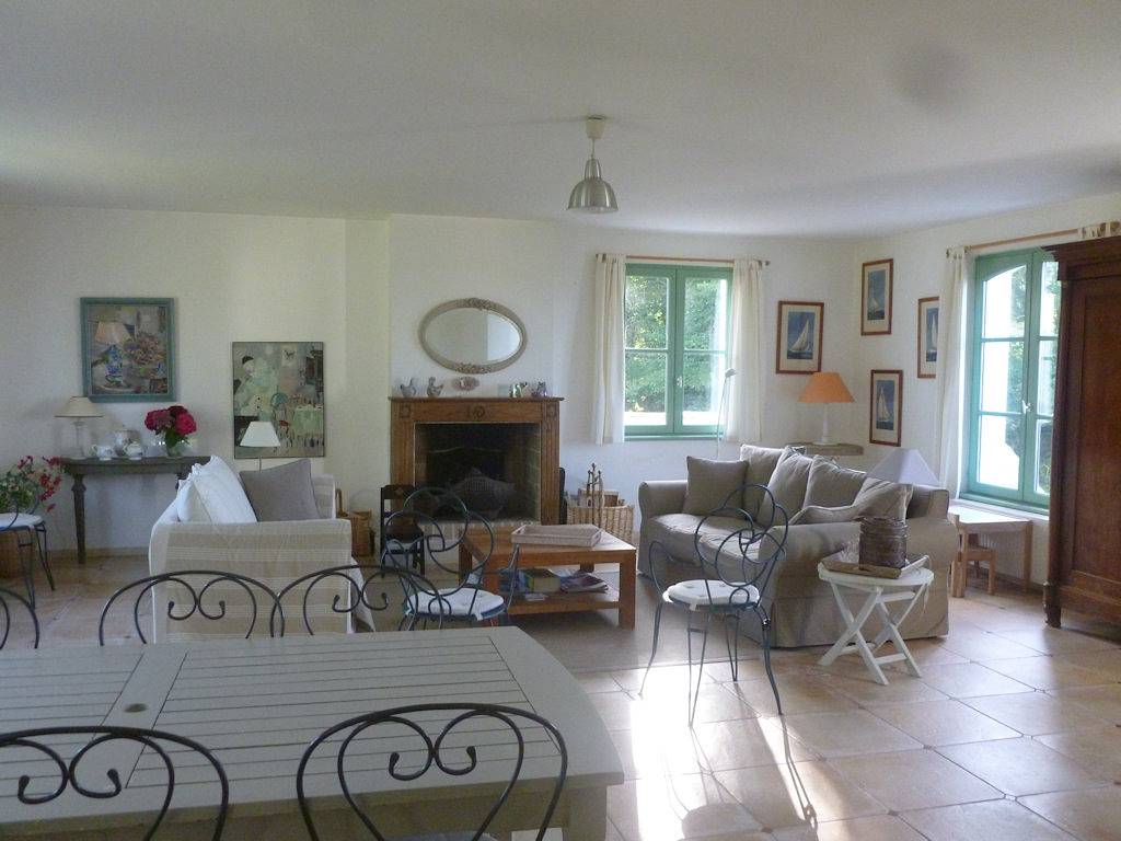 Grande maison en bordure de hameau in Locmaria, Côte des Mégalithes