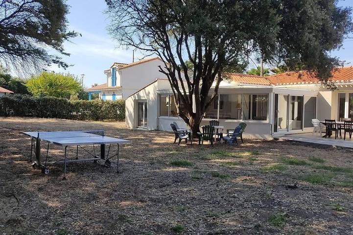 Location de vacances pour 10 personnes, avec terrasse et jardin, animaux acceptés dans Plage des Dunes (Bretignolles-sur-Mer)