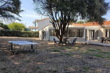 Gîte pour 10 personnes, avec terrasse et jardin, animaux acceptés dans Plage des Dunes (Bretignolles-sur-Mer)