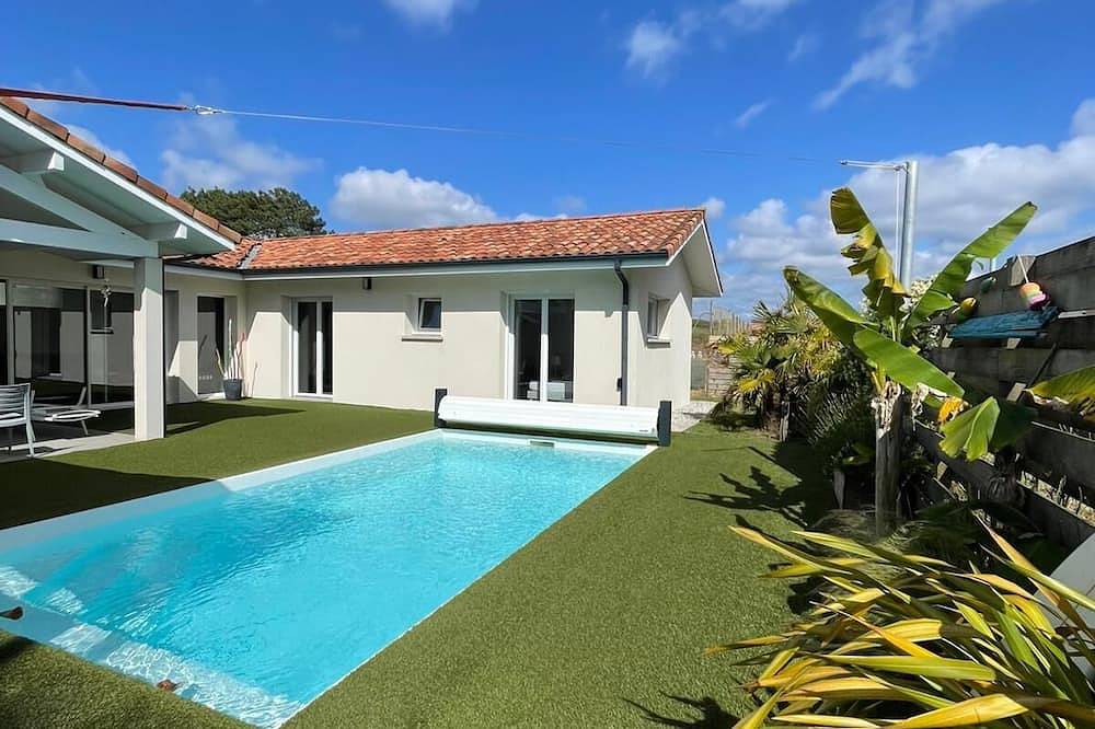 Maison Piscine Privée Chauffee  5 M De L'Ocean Lac Marin Et Village in Vieux-Boucau-les-Bains, Côte d’Argent