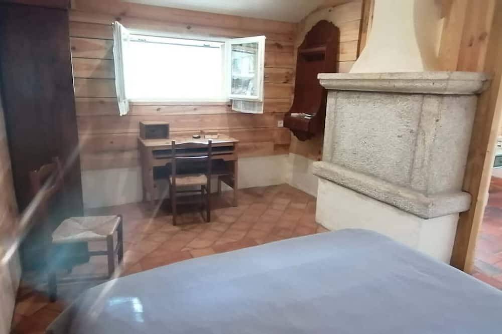 Ferme La Palombière – Authentic Getaway in Saint-Symphorien, Garden, Terrace & Rustic Charm in Saint-Symphorien (Dordogne), Langon region