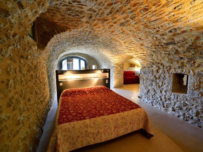 Gîte pour 2 personnes, avec piscine et terrasse dans Roussennac - 3
