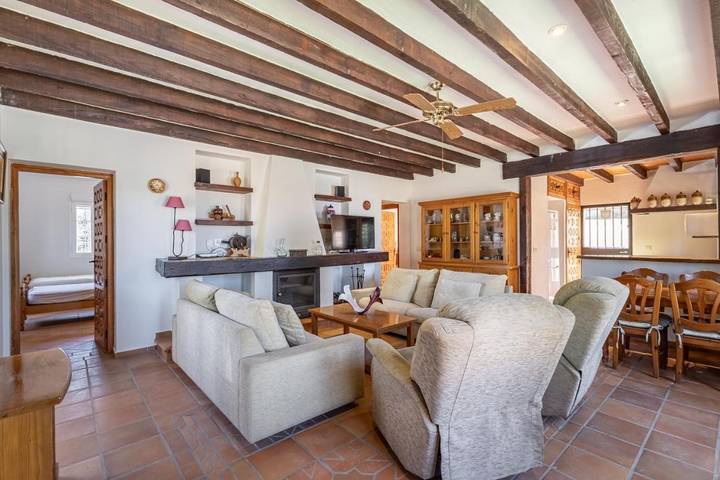 Chalet para 7 personas, con piscina además de jardín y vistas en Vega de Granada - 2