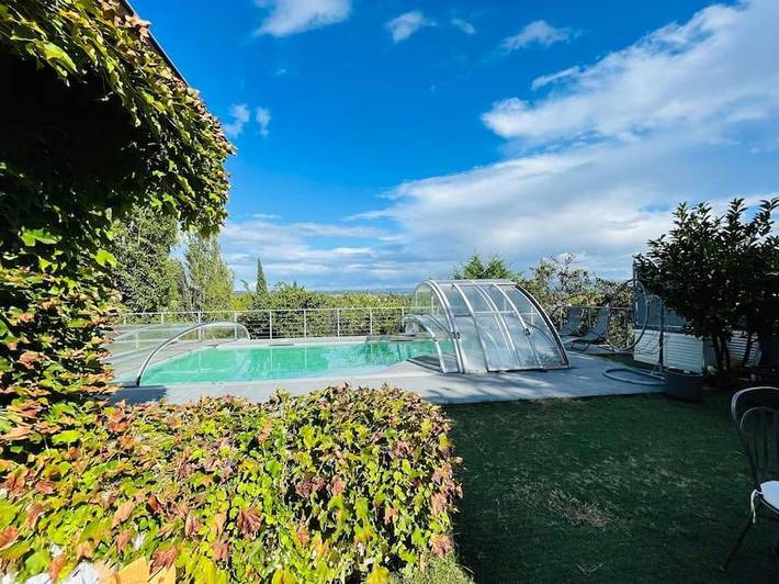 Maison de vacances pour 8 personnes, avec Balcon et Jacuzzi ainsi que Terrasse et Jardin à Tournon-sur-Rhône