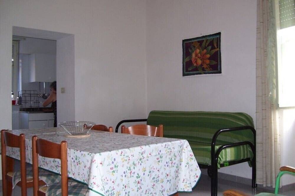 Apartamento entero, Apartamento En Planta Baja Con Cala Gonone Veranda A 30 Mt Del Mar in Cala Gonone, Dorgali