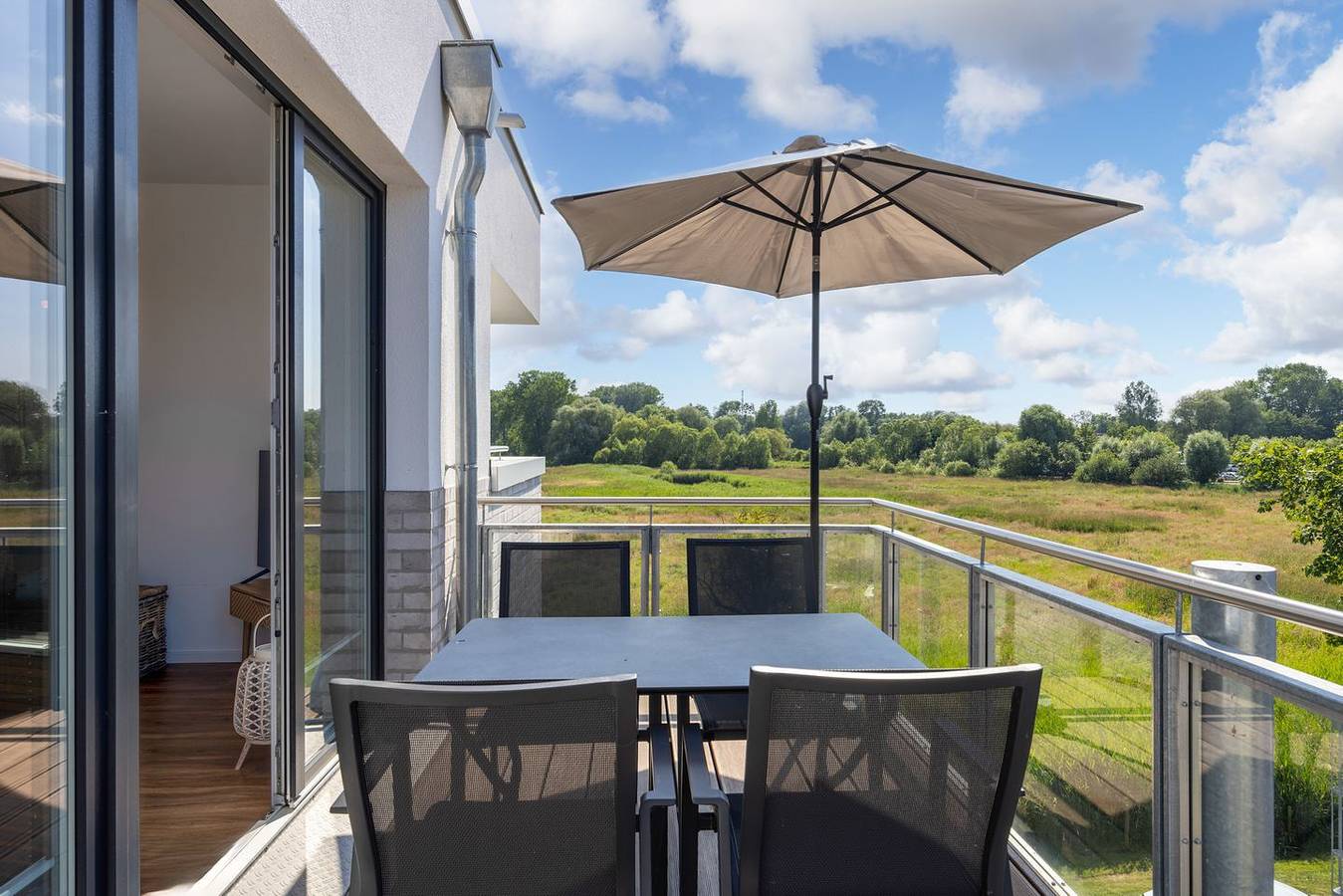 Entire apartment, Erstklassiges Apartment für Familien an der Ostsee mit Balkon & Infrarotsauna in Ostseebad Boltenhagen, Boltenhagen