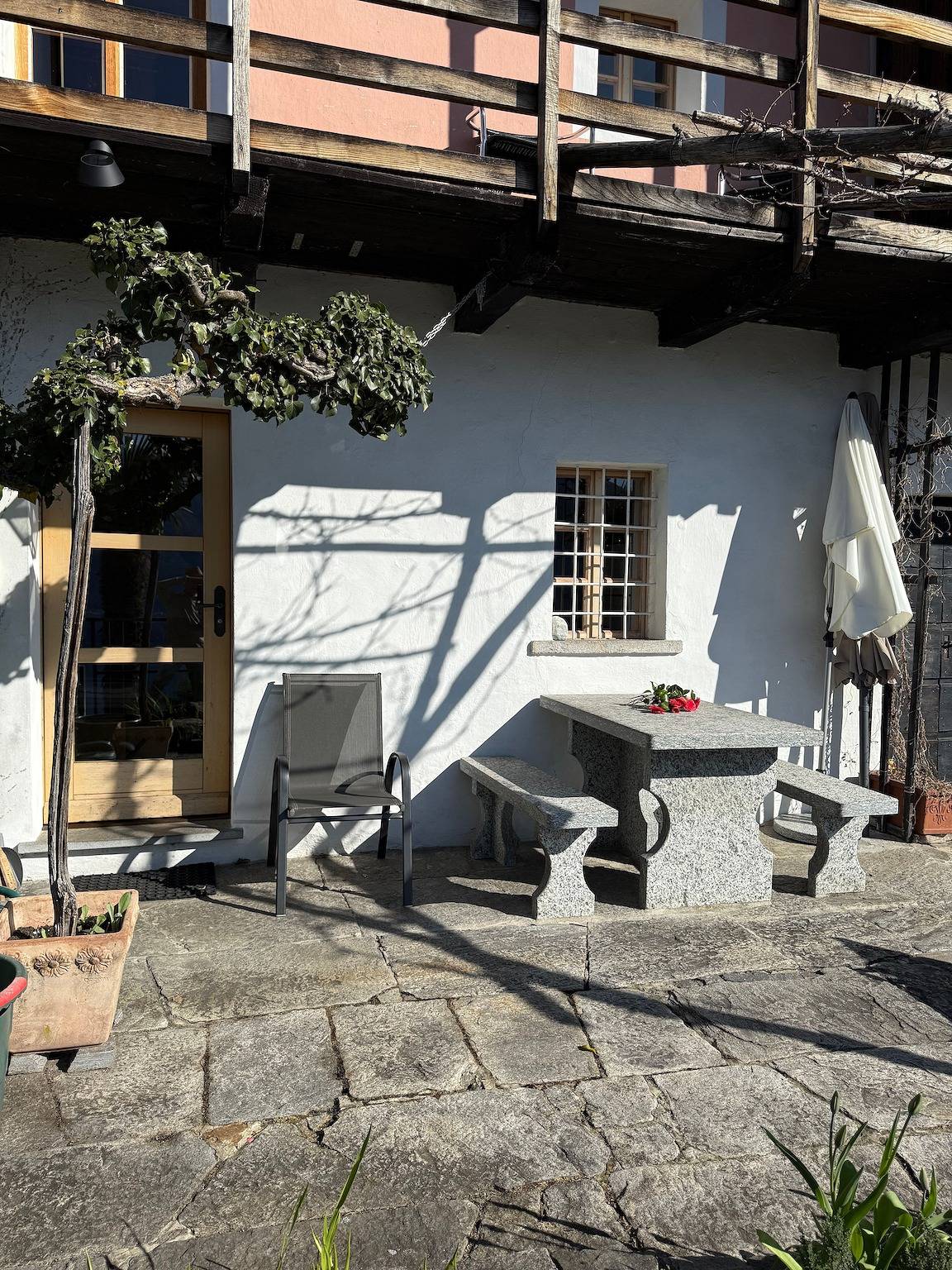 Rustico avec vue de rêve sur le lac in Brione sopra Minusio, Alpes tessinoises