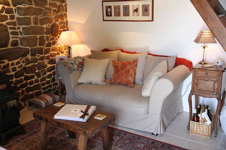 Converted Bread Oven mit einem Schlafzimmer - Perfekt für zwei, lesen Sie unsere Gästebewertungen! in Chantrigné, Mayenne