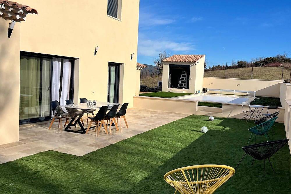 Nouveaute !!!! \nvilla Moderne de 4 chambres, piscine chauffée et vue panoramique in Apt, Parc naturel régional du Luberon