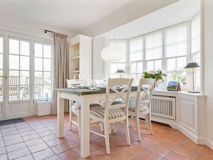 Ganze Ferienwohnung, Malvenhüs, Cape Cod, App. 4 - Bestlage zwischen Dünen und Dorfteich. Mit eigenem Gärtchen. in Nordfriesische Inseln (Schleswig-Holstein) (Schleswig-Holstein), Wenningstedt