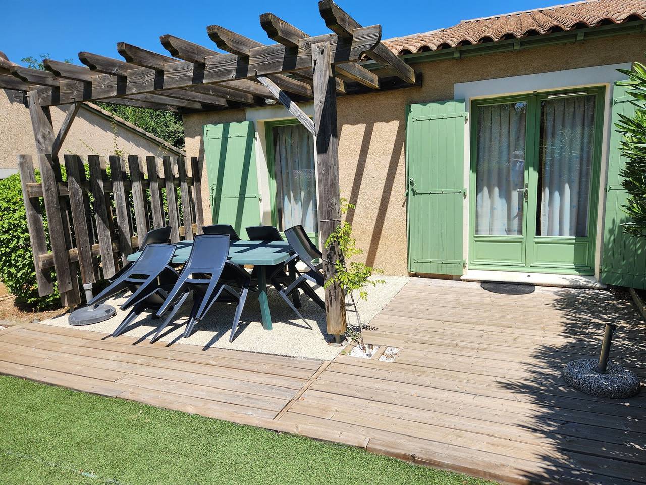 Ferienhaus für 6 Personen mit Pool in Gaujac, Nimes und Umgebung