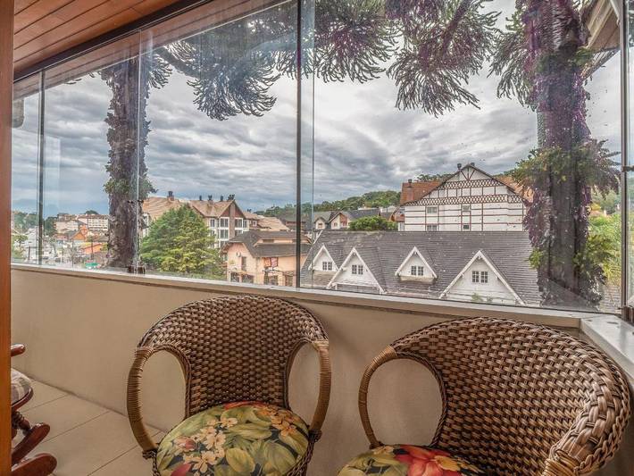 Casas e apartamentos de temporada para 9 pessoas, com balcão em Gramado