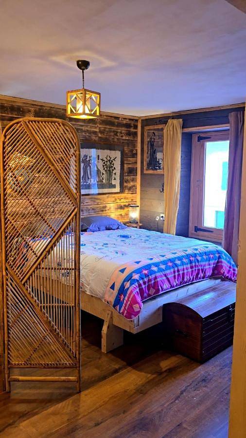 Location de vacances pour 6 personnes, avec Balcon et Jacuzzi ainsi que Terrasse et Vue dans Martignat