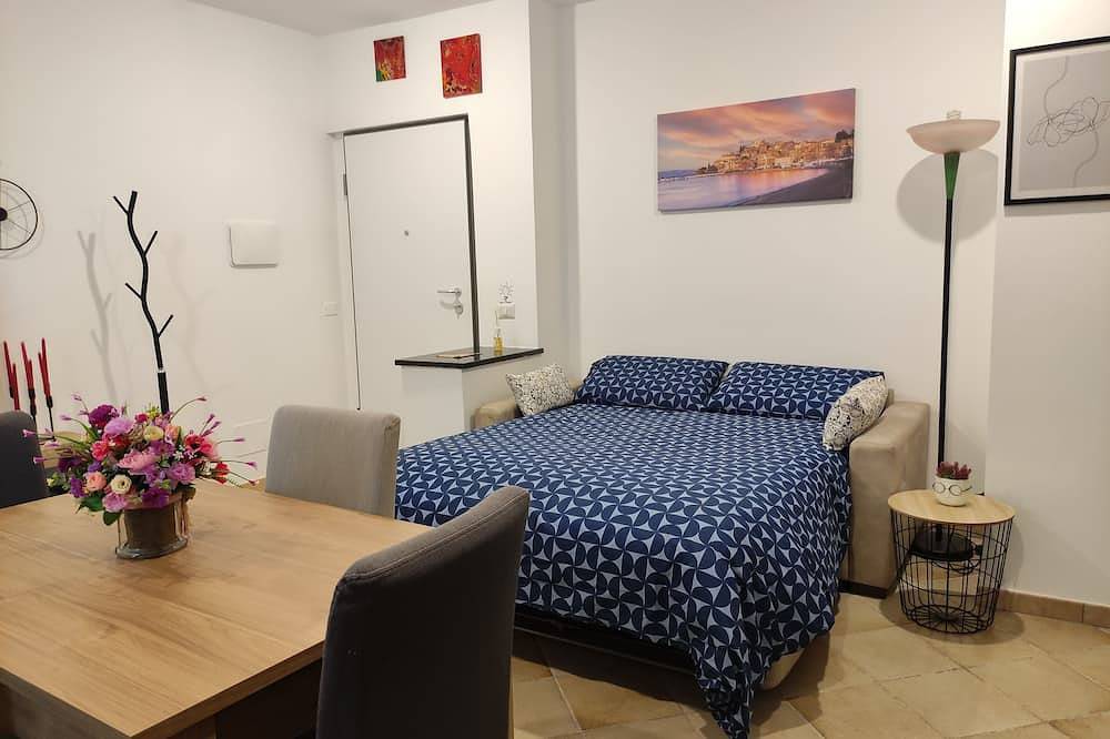 Entire apartment, The Antox 5 Star Station in Anguillara Sabazia, Lake Bracciano