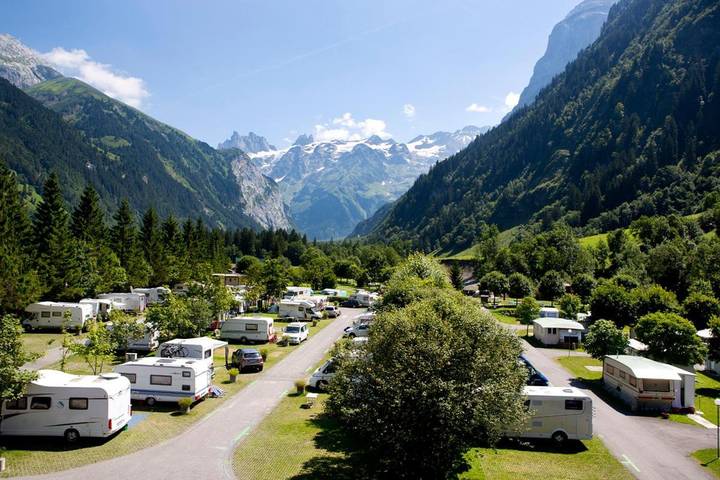 Camping pour 6 personnes, animaux acceptés en Suisse - 4