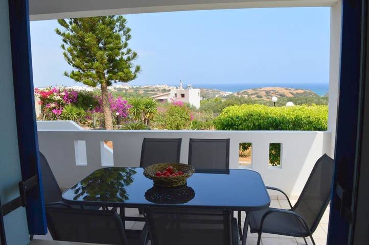 Agriturismo per 5 persone, con Balcone e Terrazza nonché Giardino e Panorama in Agios Nikolaos