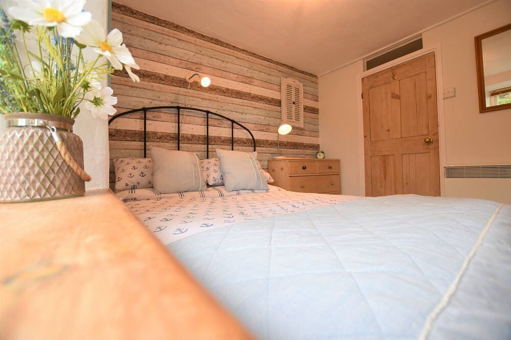 Adorable, Homely 4 Bedroom Peaceful Cottage Only Minutes Walks To Beach in Aberdyfi, Aberdovey