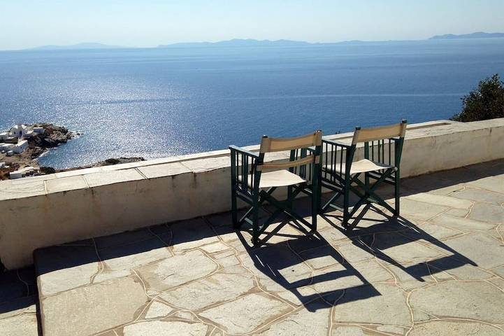Villa for 8 people, with balcony and garden in Sifnos