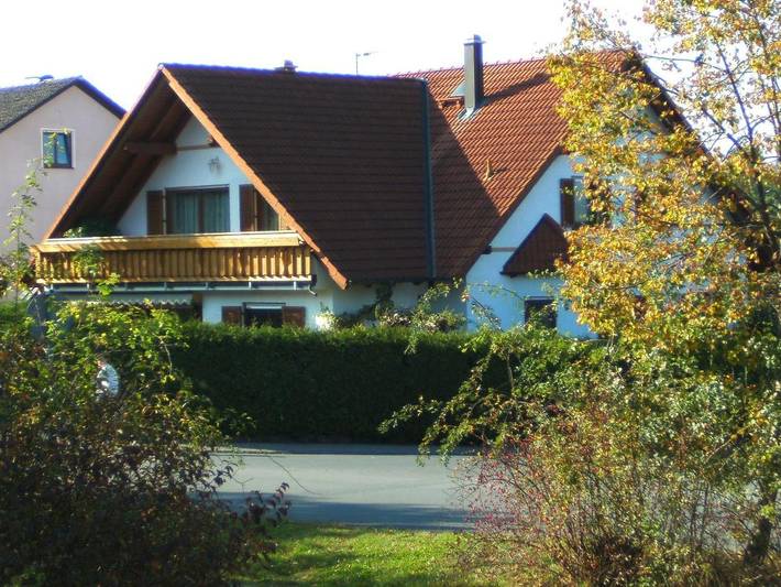 Ferienwohnung für 4 Personen, mit Balkon und Garten sowie Ausblick