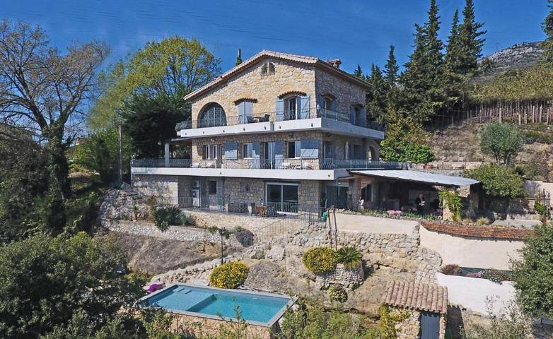 Chambre d’hôte pour 2 personnes, avec piscine ainsi que vue et jardin