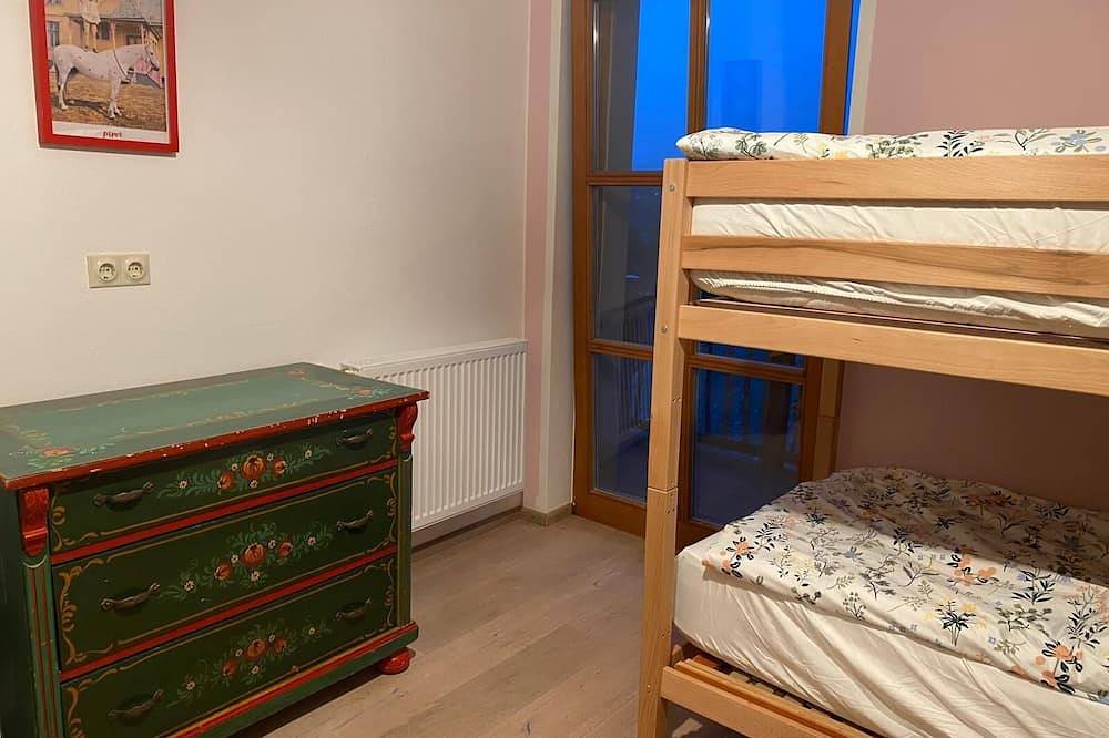 Geräumige Ferienwohnung mit Balkon & Terrasse im Bayerischen Wald in Büchlberg, Ostbayern
