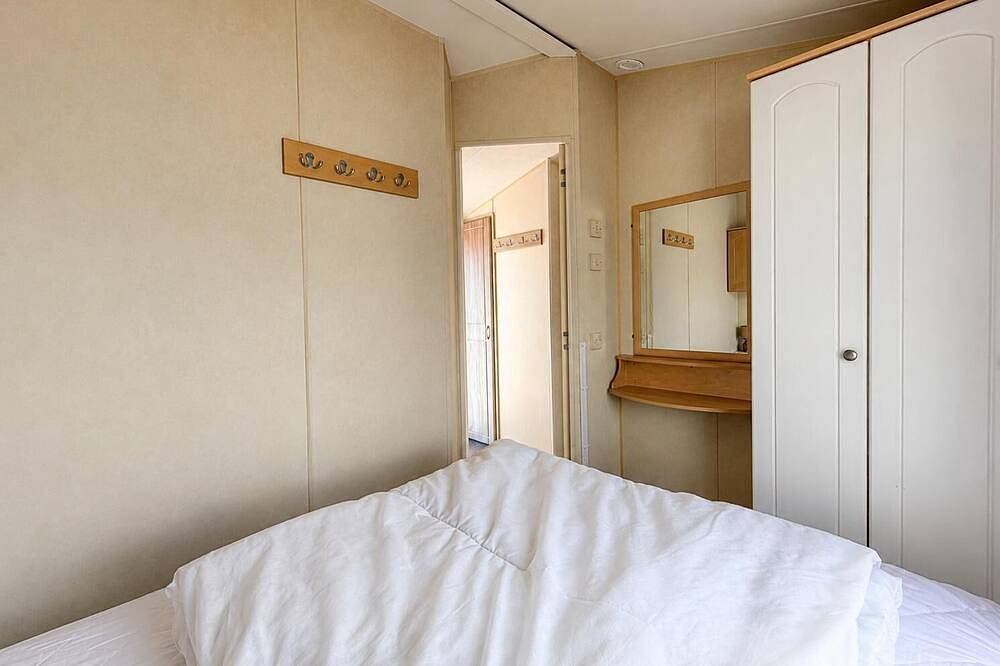 Wonderful 6 berth caravan in Norfolk at Heacham Beach, in Heacham, Norfolk Coast