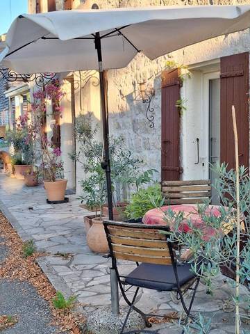Cottage pour 2 personnes, avec jardin et vue, animaux acceptés à Montaigu-de-Quercy