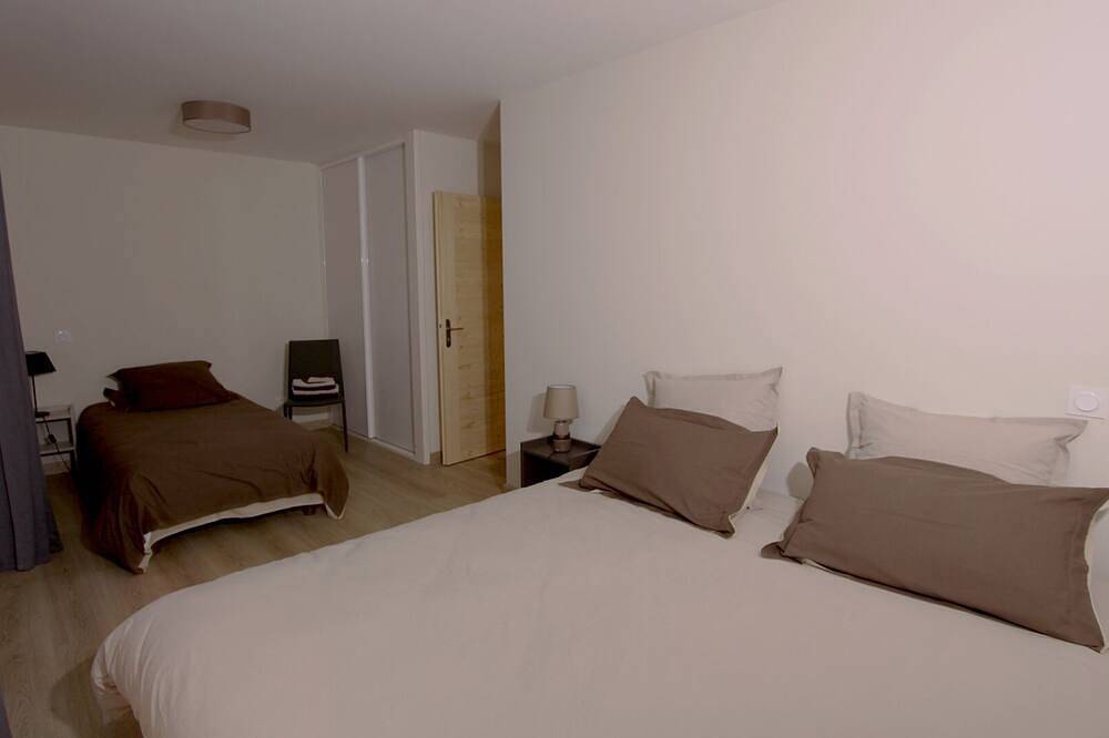 Apartamento entero, Entre El Lago Y Las Montañas: L'Arcalod - encantadora casa de campo ★★★ en el corazón de Saboya in Faverges, Parque natural regional del Macizo de Bauges