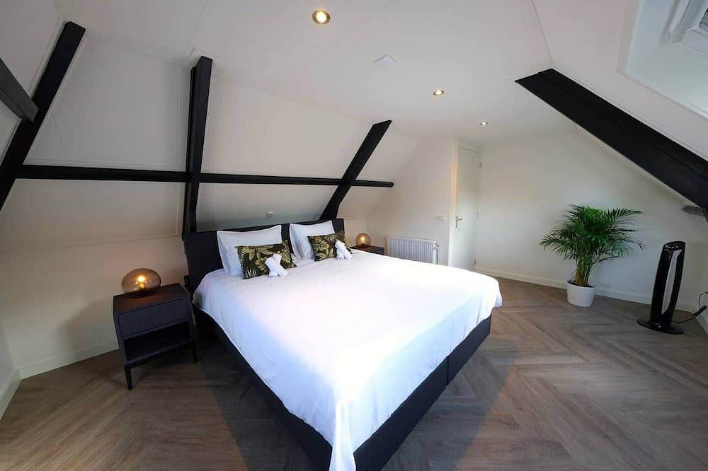 Geheel appartement, Fantastic 90m2 Two-Bedroom Apartment (Wa-7-B) in Tiel, Betuwe