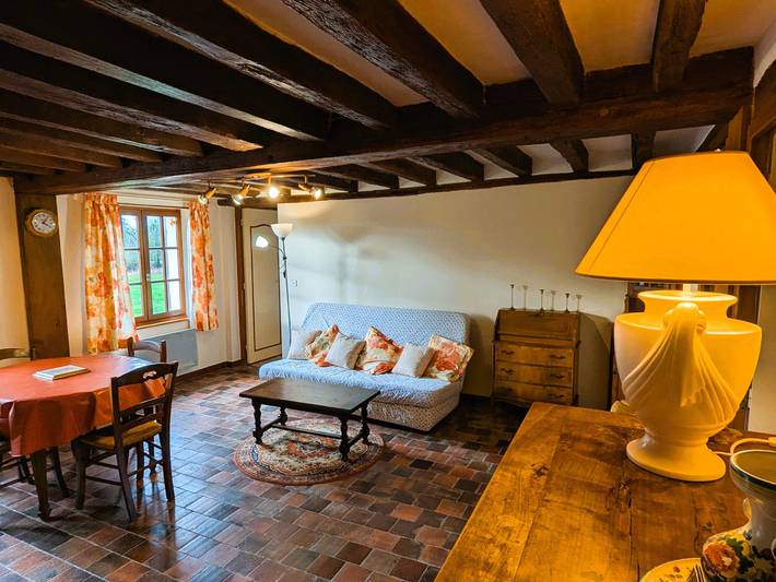 Ruhiges Ferienhaus mit Kamin, großem Garten, nahe Guédelon und historischen Stätten in Champcevrais, Auxerre und Umgebung