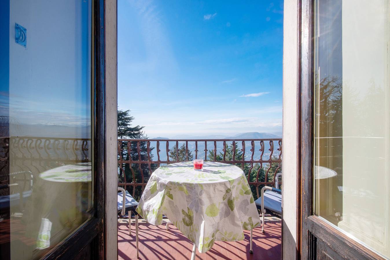 Appartamento intero, Appartamento 'Mughetto in Villa Marchello' con vista lago, terrazza e Wi-Fi in Brunate, Lago di Como