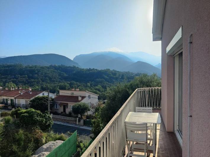Gîte pour 4 personnes, avec Balcon ainsi que Terrasse et Vue à Codalet