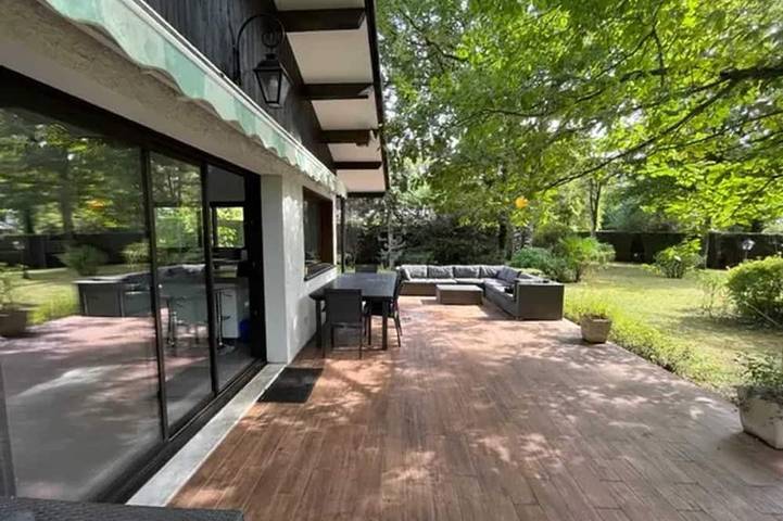 Maison de vacances pour 14 personnes, avec Terrasse et Jardin ainsi que Piscine et Sauna