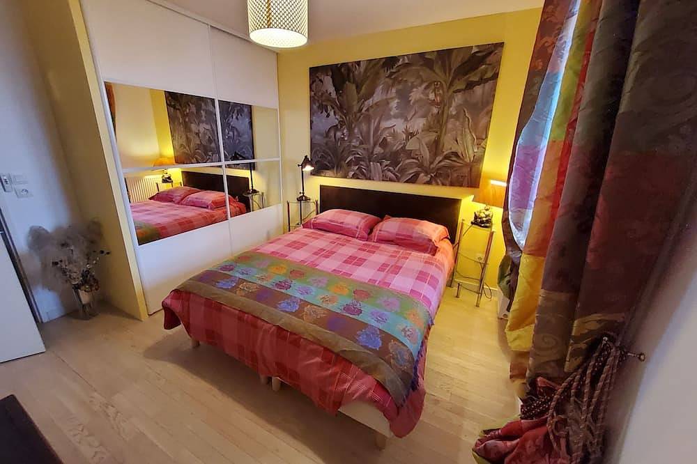 Appartement entier, Very bright terrace apartment with secured parking in Châtenay-Malabry, Hauts-de-Seine