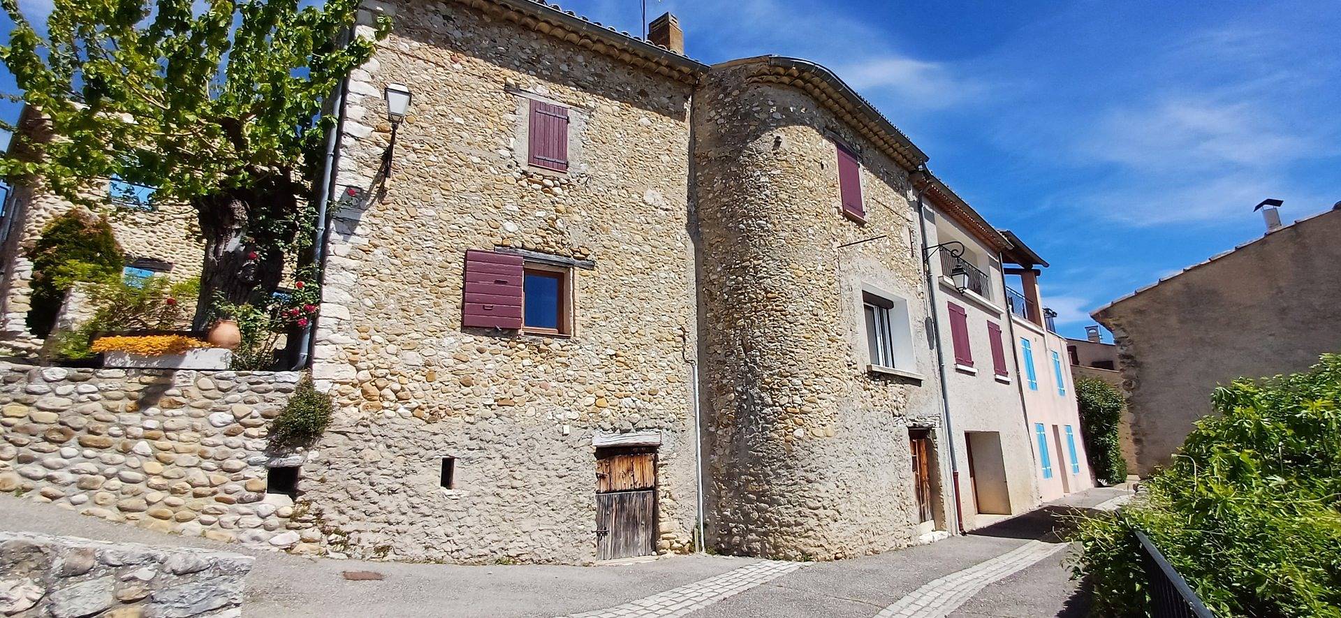 L'Amourié, rdc, gîte 4 personnes, vue sur le Lac in Sainte-Croix-du-Verdon, Parc naturel régional du Verdon