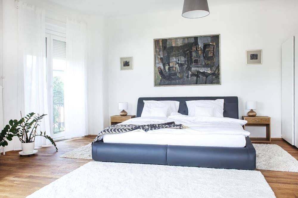 Entire apartment, Riverside Panorama Apartment in Budapest, Central Hungary