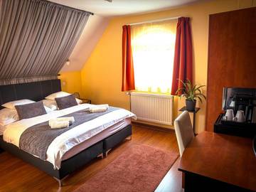 Gîte pour 2 personnes, avec piscine ainsi que jardin et terrasse à Tihany