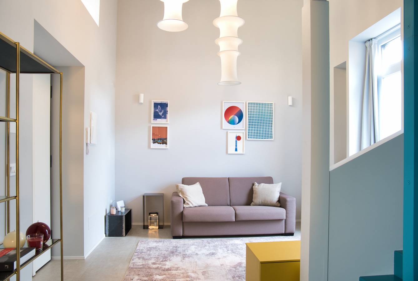 Ganze Wohnung, Bezzecca 9 – Design Loft Steps from the Lake in Lecco, Westliche Bergamo-Alpen