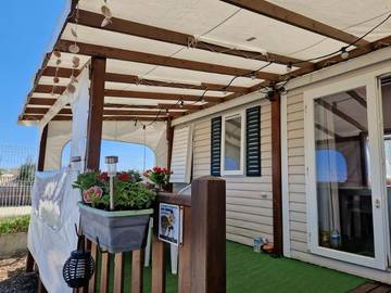 Camping pour 6 personnes, avec piscine et terrasse, animaux acceptés à Sète