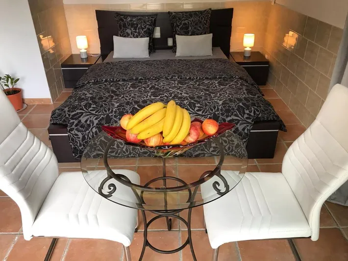Appartement de vacances pour 2 personnes, avec vue ainsi que piscine et jardin - 1