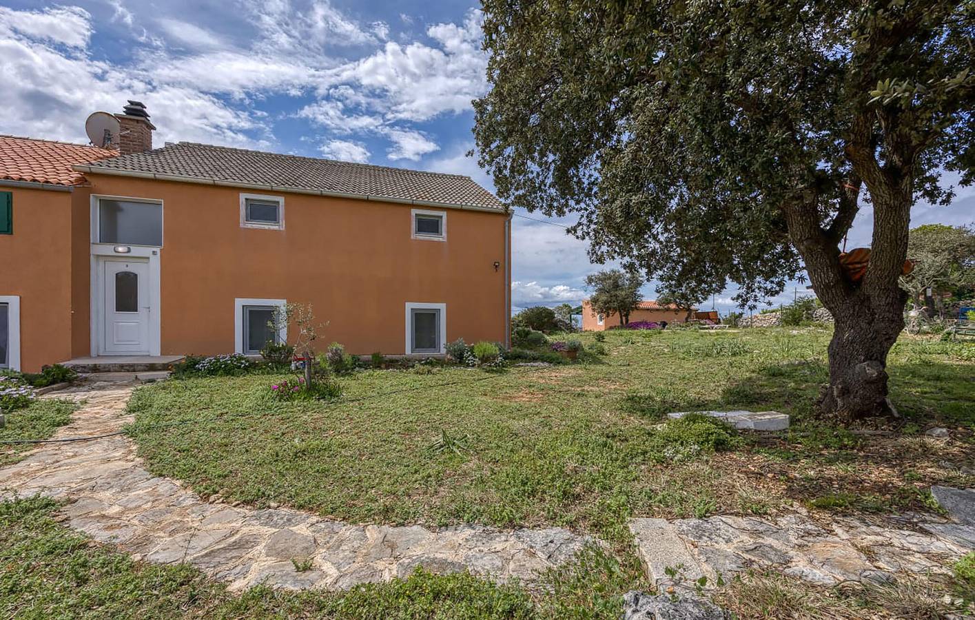 Ganze Ferienwohnung, Modernes Apartment mit 2 Schlafzimmern und Terrasse, in Strandnähe in Veli Losinj, Kvarner Inseln